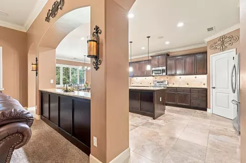 Entry Way - 759 Davis Ave, Exeter, CA 93221 photo 4 of 7