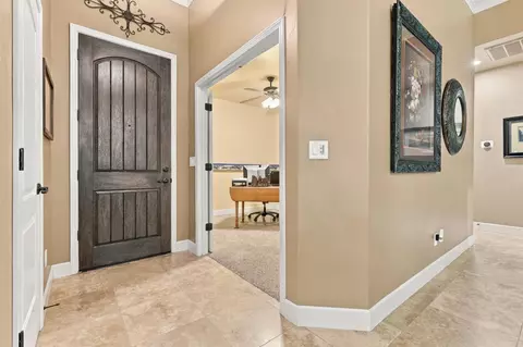 Entry Way - 759 Davis Ave, Exeter, CA 93221 photo 3 of 7