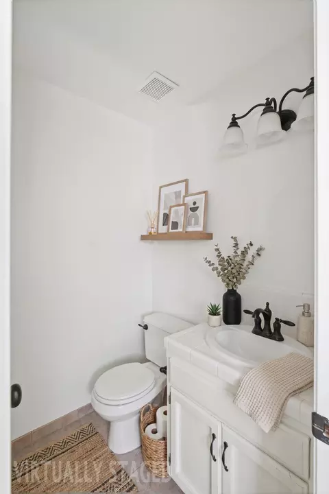 Bath - 345 S Acacia Dr, Lemoore, CA 93245 photo 1 of 7