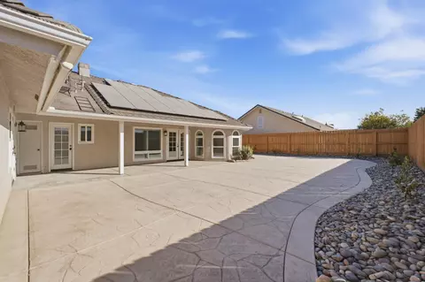 Exterior - 345 S Acacia Dr, Lemoore, CA 93245 photo 5 of 5