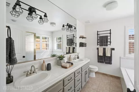 Bath - 345 S Acacia Dr, Lemoore, CA 93245 photo 5 of 7