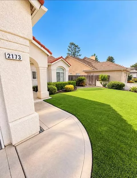 Exterior - 2173 E Ryan Ave, Fresno, CA 93720 photo 3 of 5