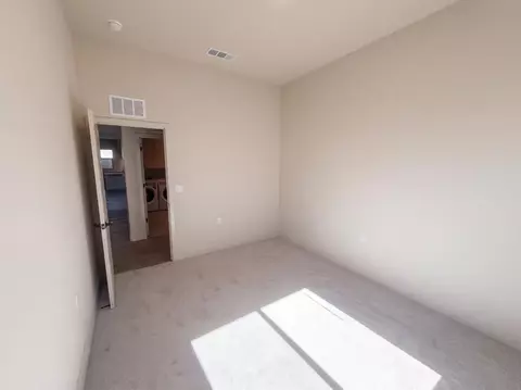 Bedroom - 2287 N Marion Ave, Clovis, CA 93619 photo 2 of 9