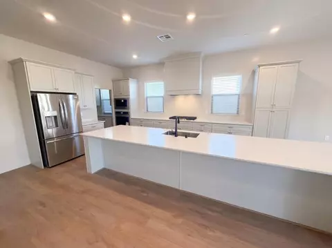 Kitchen - 2287 N Marion Ave, Clovis, CA 93619 photo 1 of 2