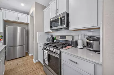 Kitchen - 1118 N Elevations Way W, Madera, CA 93636 photo 7 of 8