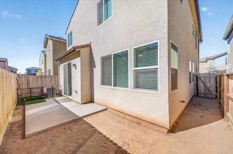 Exterior - 1118 N Elevations Way W, Madera, CA 93636 photo 4 of 7
