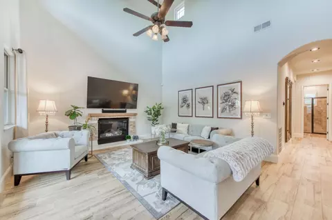 Other - 561 W Derbyshire Ln, Clovis, CA 93619 photo 2 of 8