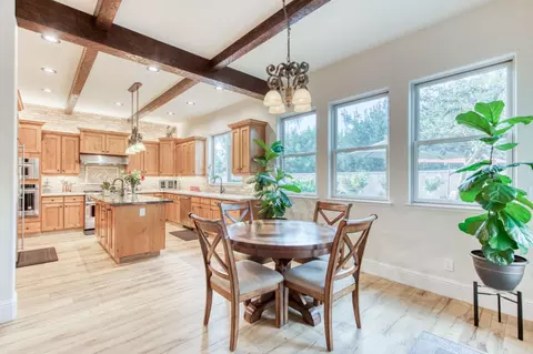 Dining - 561 W Derbyshire Ln, Clovis, CA 93619 photo 1 of 5