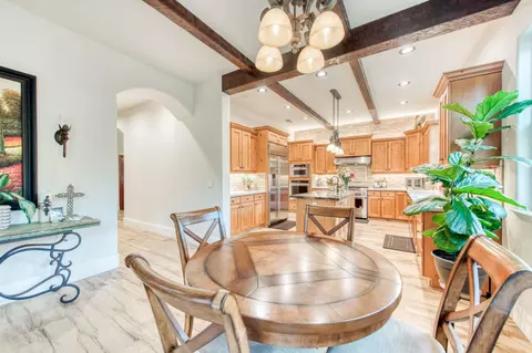 Dining - 561 W Derbyshire Ln, Clovis, CA 93619 photo 2 of 5
