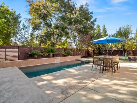 Exterior - 1806 N Dara Ave, Clovis, CA 93619 photo 11 of 17