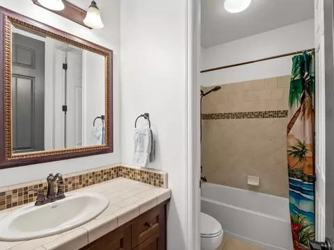 Bath - 1806 N Dara Ave, Clovis, CA 93619 photo 1 of 11