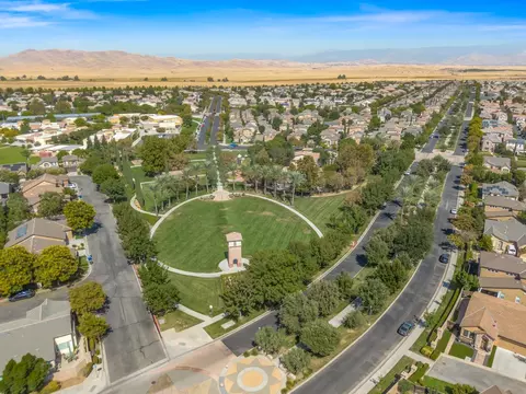 View/Area - 1806 N Dara Ave, Clovis, CA 93619 photo 7 of 11