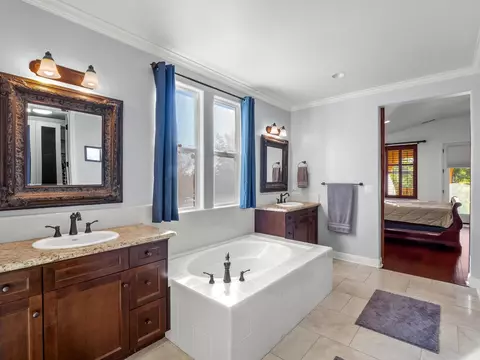 Bath - 1806 N Dara Ave, Clovis, CA 93619 photo 8 of 11