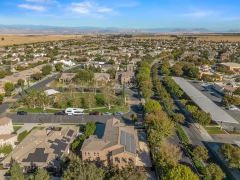 View/Area - 1806 N Dara Ave, Clovis, CA 93619 photo 3 of 11