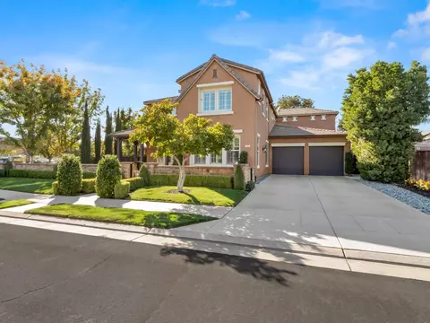 Exterior - 1806 N Dara Ave, Clovis, CA 93619 photo 3 of 17