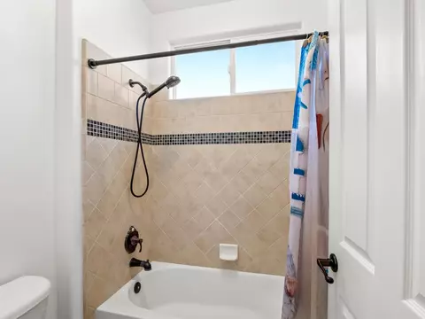 Bath - 1806 N Dara Ave, Clovis, CA 93619 photo 4 of 11
