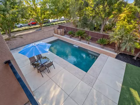 Exterior - 1806 N Dara Ave, Clovis, CA 93619 photo 5 of 17
