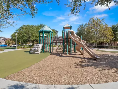 Exterior - 1806 N Dara Ave, Clovis, CA 93619 photo 17 of 17
