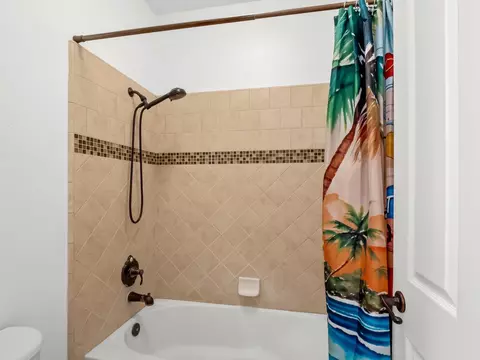 Bath - 1806 N Dara Ave, Clovis, CA 93619 photo 2 of 11