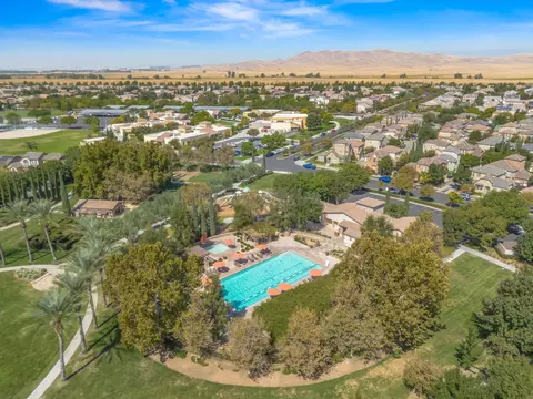 View/Area - 1806 N Dara Ave, Clovis, CA 93619 photo 6 of 11
