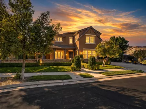 Exterior - 1806 N Dara Ave, Clovis, CA 93619 photo 2 of 17