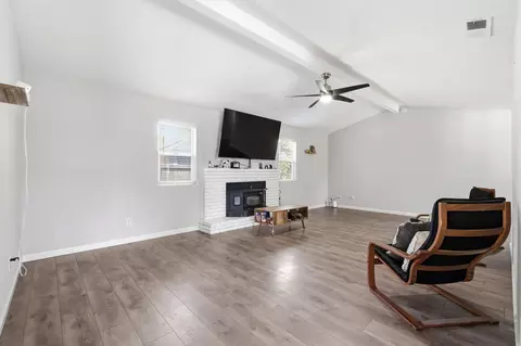 Living - 3110 Doubletree Way, Madera, CA 93637 photo 2 of 3