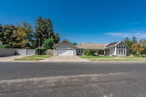 Exterior - 3110 Doubletree Way, Madera, CA 93637 photo 13 of 15