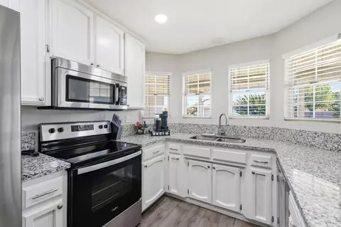 Kitchen - 3110 Doubletree Way, Madera, CA 93637 photo 2 of 4