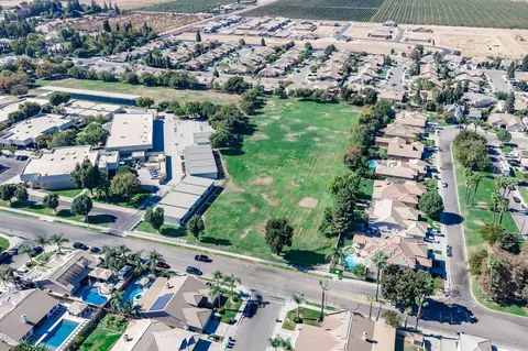 View/Area - 3110 Doubletree Way, Madera, CA 93637 photo 6 of 6