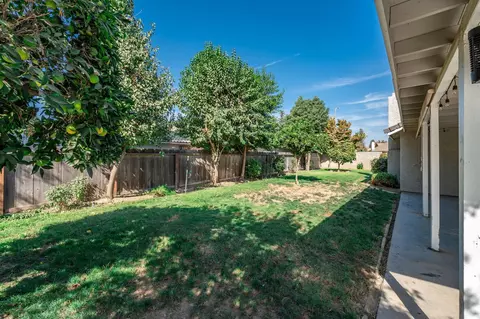 Exterior - 3110 Doubletree Way, Madera, CA 93637 photo 10 of 15