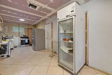 Kitchen - 37590 E Kings Canyon Rd, Dunlap, CA 93621 photo 6 of 6