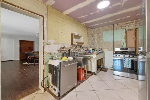 Kitchen - 37590 E Kings Canyon Rd, Dunlap, CA 93621 photo 2 of 6