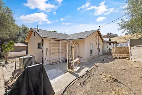 Exterior - 37590 E Kings Canyon Rd, Dunlap, CA 93621 photo 9 of 11