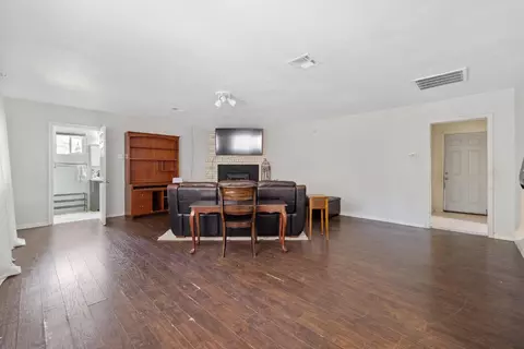 Living - 37590 E Kings Canyon Rd, Dunlap, CA 93621 photo 2 of 3