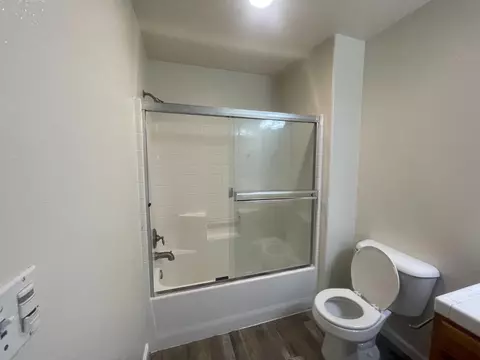 Bath - 1128 W Walter Ave #61, Fowler, CA 93625 photo 2 of 4
