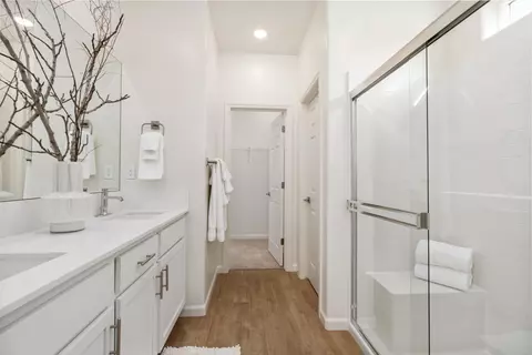 Entry Way - 6553 E Hammond Ave, Fresno, CA 93727 photo 2 of 4