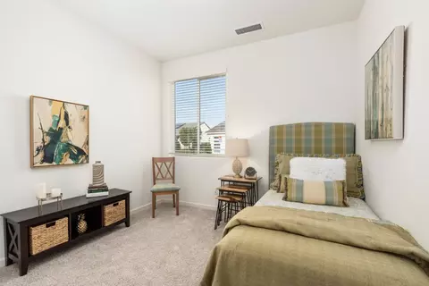 Bedroom - 6553 E Hammond Ave, Fresno, CA 93727 photo 4 of 7