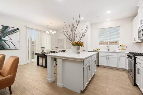 Kitchen - 6553 E Hammond Ave, Fresno, CA 93727 photo 1 of 5