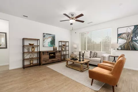 Living - 6553 E Hammond Ave, Fresno, CA 93727 photo 1 of 2