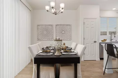Dining - 6553 E Hammond Ave, Fresno, CA 93727 photo 1 of 2