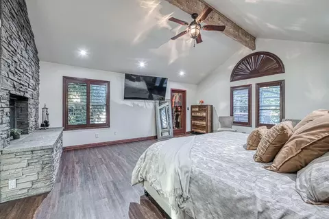 Bedroom - 5334 N Marjan Ave, Clovis, CA 93619 photo 2 of 6