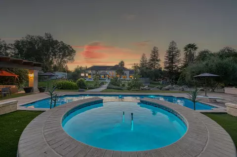 Exterior - 5334 N Marjan Ave, Clovis, CA 93619 photo 9 of 12