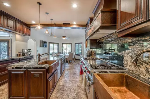 Kitchen - 5334 N Marjan Ave, Clovis, CA 93619 photo 2 of 9