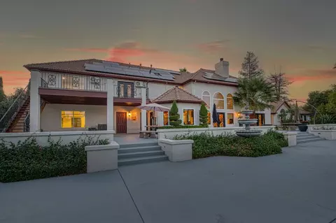 Exterior - 5334 N Marjan Ave, Clovis, CA 93619 photo 5 of 12