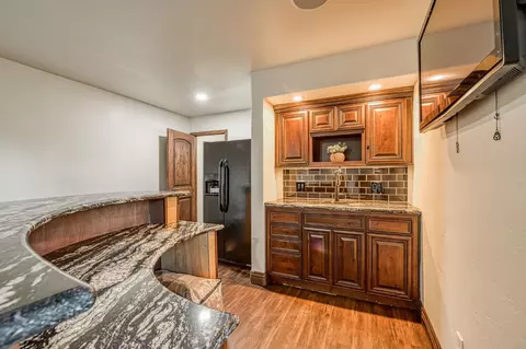 Kitchen - 5334 N Marjan Ave, Clovis, CA 93619 photo 9 of 9