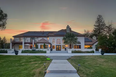 Exterior - 5334 N Marjan Ave, Clovis, CA 93619 photo 3 of 12