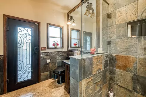 Bath - 5334 N Marjan Ave, Clovis, CA 93619 photo 1 of 8