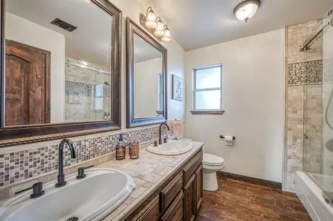 Bath - 5334 N Marjan Ave, Clovis, CA 93619 photo 8 of 8