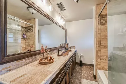 Bath - 5334 N Marjan Ave, Clovis, CA 93619 photo 3 of 8
