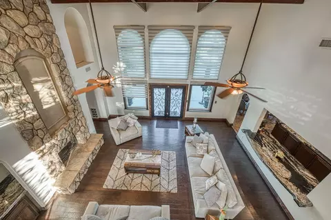 Living - 5334 N Marjan Ave, Clovis, CA 93619 photo 9 of 10